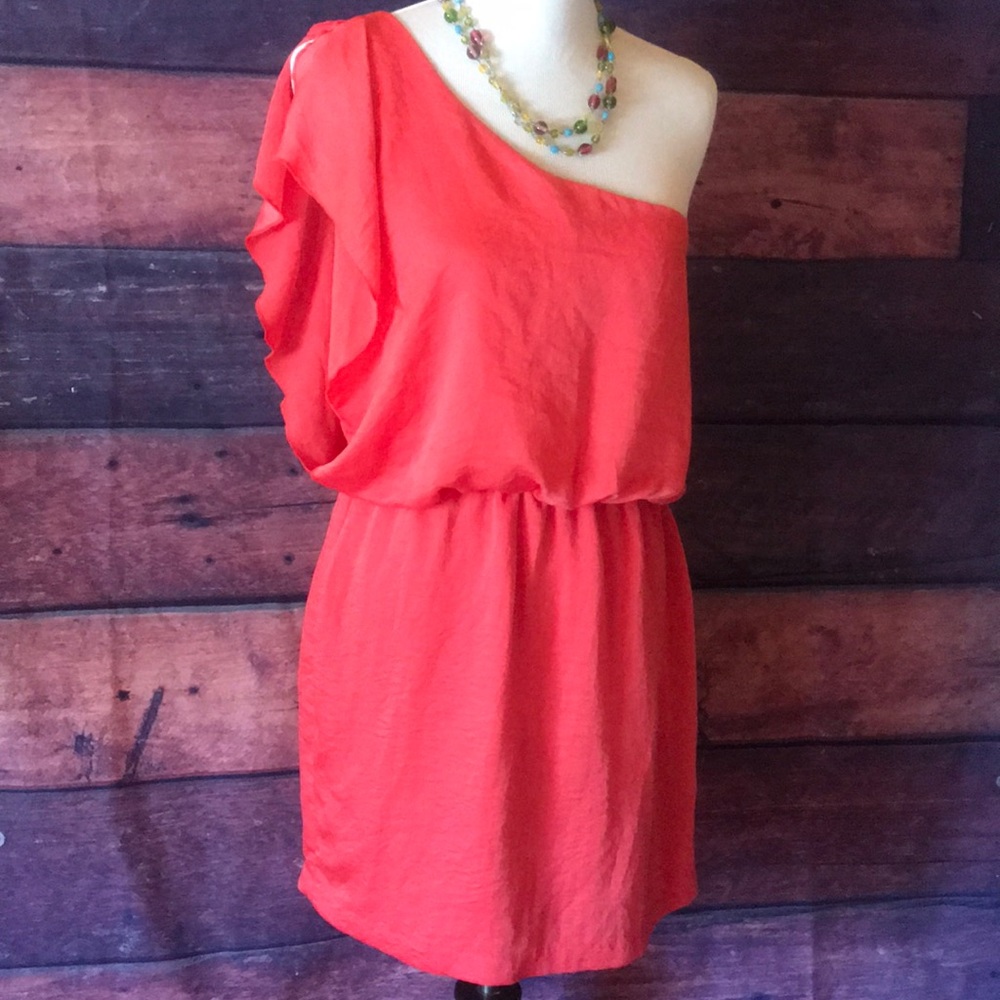 💚 3 for $15 💚 - City Triangles One Shoulder Dress, size M